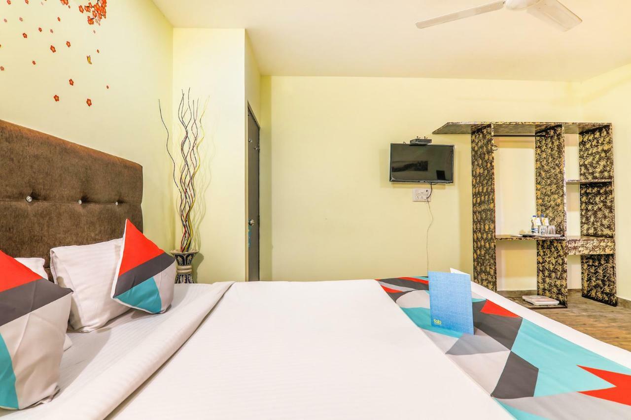 Hotel Fabexpress Veal Jean